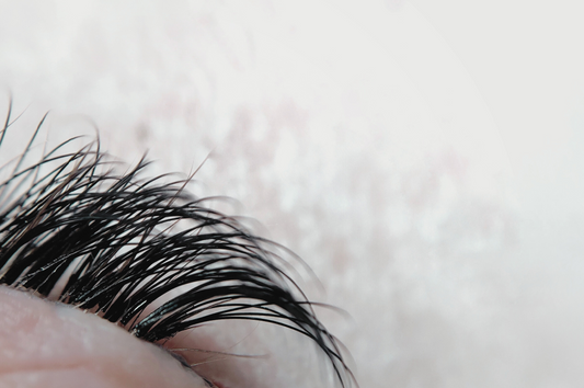 How to conduct a patch test for eyelash extensions